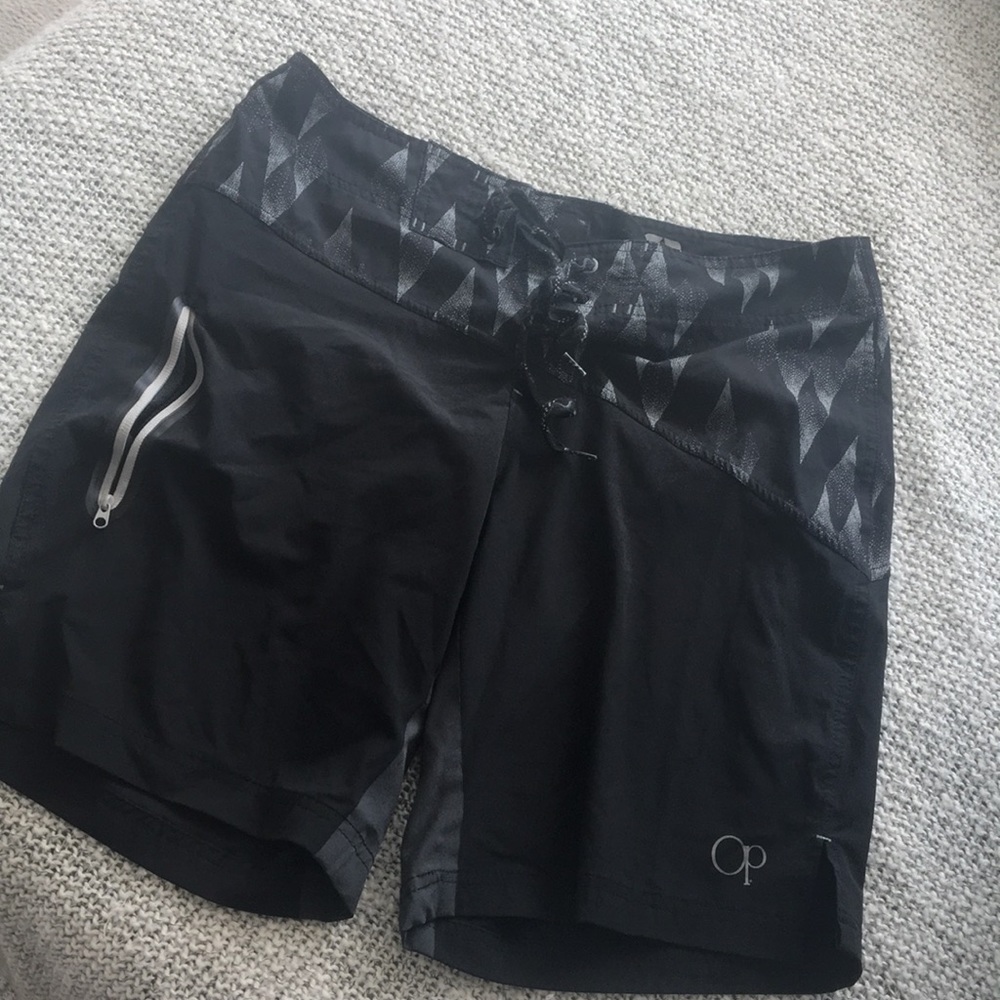 🏊‍♀️ swimming trunk